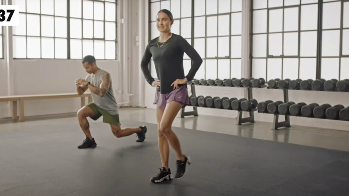 Netflix ahora lo ayuda a colocarse en forma Hacer ejercicio desde cualquier lugar ahora es más fácil con la ayuda de Netflix, ya que la plataforma hizo una colaboración con la marca de ropa deportiva Nike, para que sus usuarios se pongan en forma.