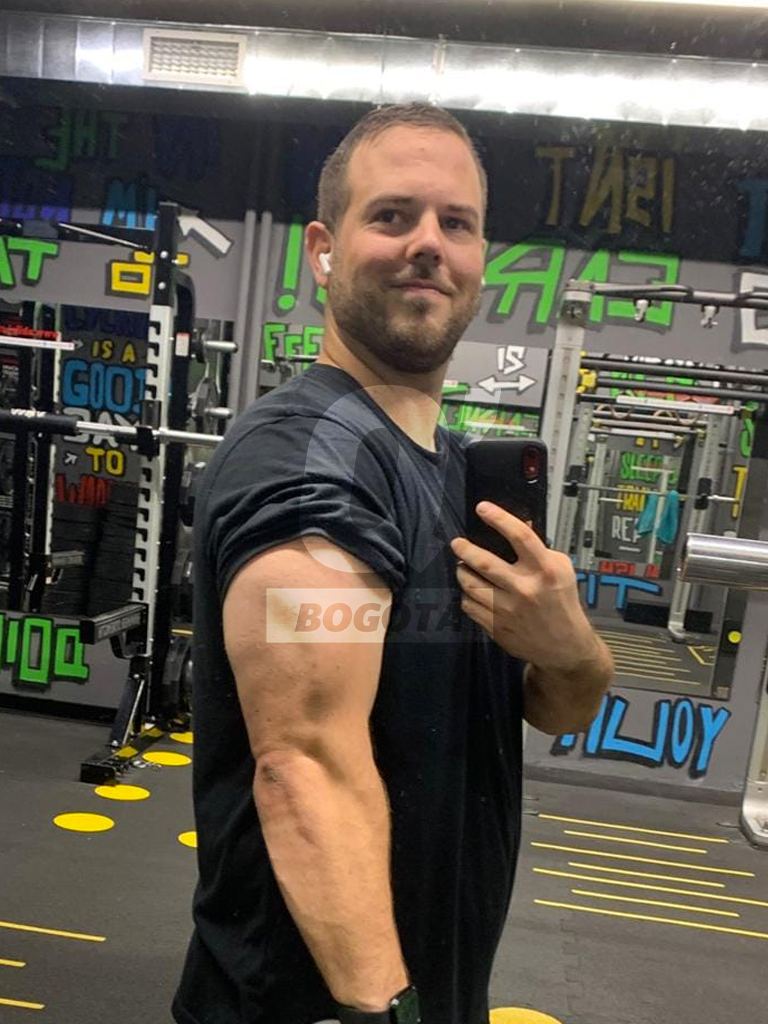 Este es el gringo al que vieron por última vez con la bella DJ Valentina En medio del dolor y el duelo que atraviesa la familia de la hermosa DJ Valentina Trespalacios, hallada muerta al interior de una maleta la tarde de este domingo en la localidad de Fontibón, esta le reveló a Q'HUBO detalles de la relación que sostenía la joven de 21 años con un extranjero, quien hasta este momento, para los allegados, es el principal sospechoso de su asesinato.