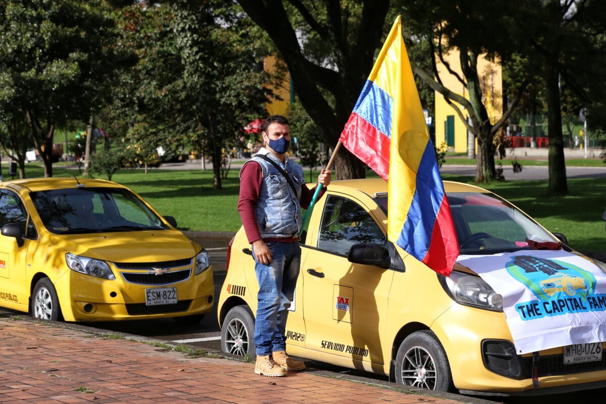 Atención: paro nacional de taxistas tiene nueva fecha El gremio de los taxistas podría salir a las calles para demostrar su inconformismo debido al alza en los precios de la gasolina.