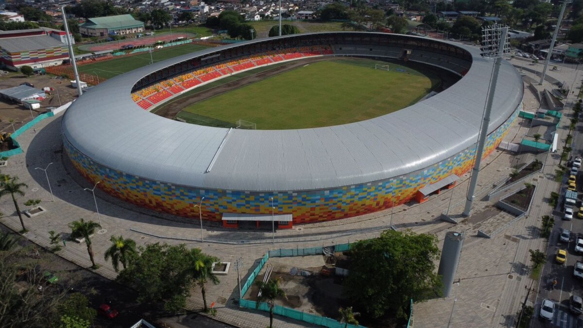 Le dan palo al estadio colombiano que quieren nombrar 'Rey Pelé' 1 Le dan palo al estadio colombiano que quieren nombrar 'Rey Pelé' Han pasado tan solo 3 días desde que Gianni Infantino, presidente de la Fifa, solicitó a las federaciones de fútbol de los 211 países que integran la institución nombrar un estadio de cada nación con el nombre de Pelé, como homenaje al exjugador que falleció el pasado 29 de diciembre a los 82 años.