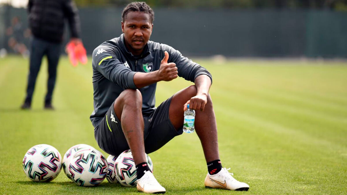 Así presentó Santa Fe en redes sociales a su nuevo refuerzo: Hugo Rodallega Sumado al fichaje de 'Juanfer' Quintero por Junior, la contratación del delantero por parte de Santa Fe le pone más picante a lo que será el inicio de la Liga BetPlay para el primer semestre del año.