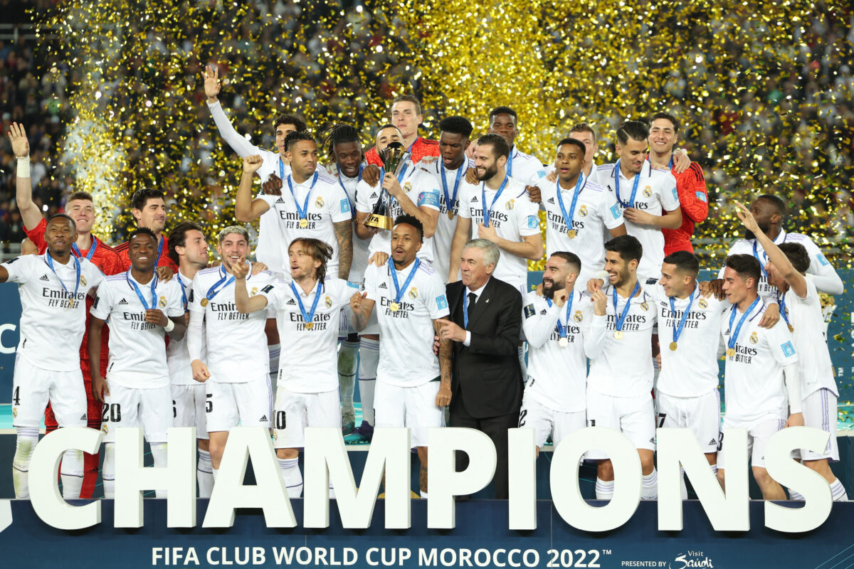 Real Madrid se coronó rey del mundo de clubes 3 Real Madrid se coronó rey del mundo de clubes El Real Madrid venció 5-3 al Al Hilal y se proclamó campeón del mundo de clubes por quinta vez en su historia, este sábado en Rabat, en un duelo en el que mostró su exuberancia ofensiva ante un campeón asiático que se va con la cabeza muy alta.
