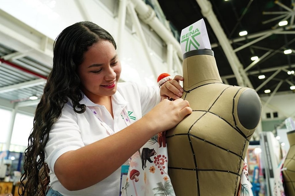 37.000 cupos para estudiar en el Sena ‘al gratín’ Ya se encuentran habilitadas las inscripciones a cursos de técnicos y tecnológicos del Sena para el año 2023. Las personas que deseen aprender una certificación para añadir a su hoja de vida podrán inscribirse hasta el próximo 23 de febrero en cualquiera de los cursos disponibles en la oferta académica del Sena. 