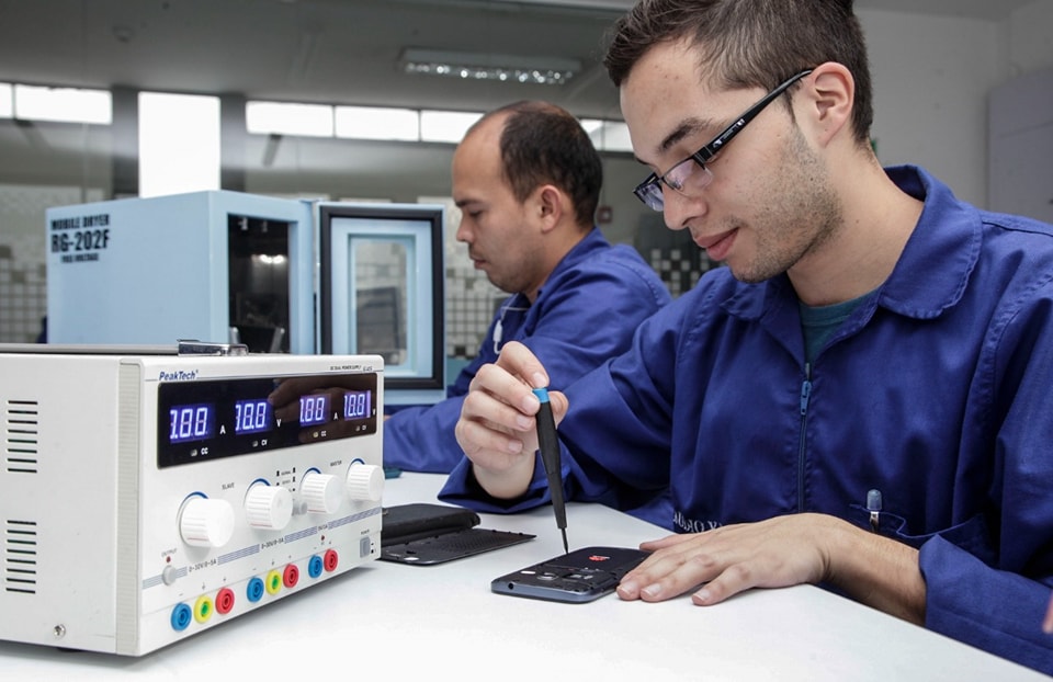 37.000 cupos para estudiar en el Sena ‘al gratín’ Ya se encuentran habilitadas las inscripciones a cursos de técnicos y tecnológicos del Sena para el año 2023. Las personas que deseen aprender una certificación para añadir a su hoja de vida podrán inscribirse hasta el próximo 23 de febrero en cualquiera de los cursos disponibles en la oferta académica del Sena. 