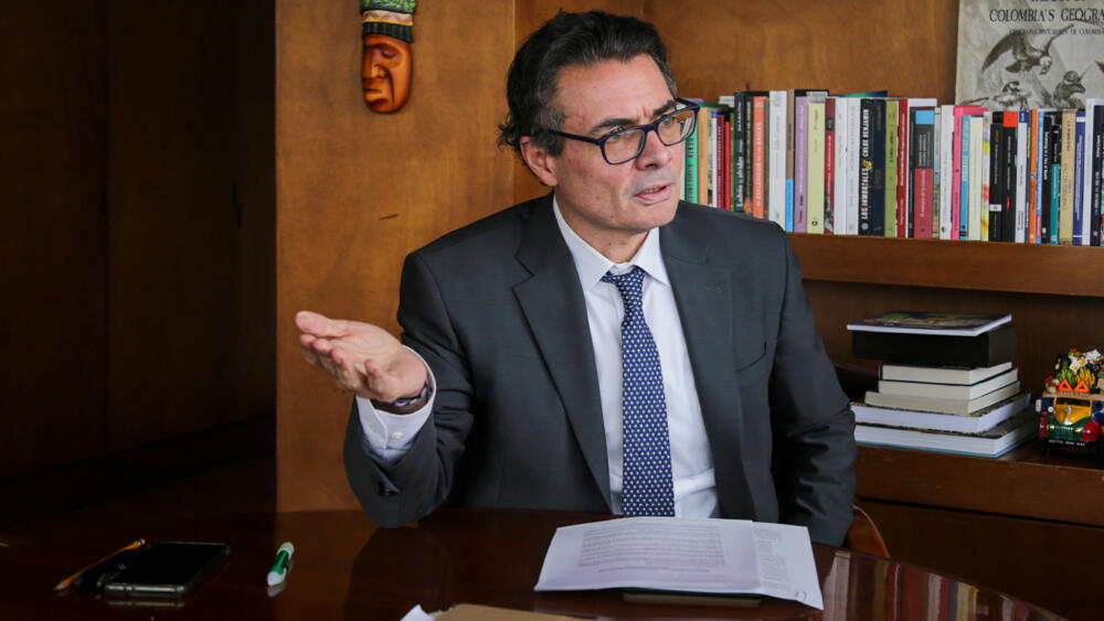 Alejandro Gaviria sale del gabinete de Petro 8 Alejandro Gaviria sale del gabinete de Petro Después de la polémica que ha suscitado la presentación de la reforma a la salud, el presidente de la República, Gustavo Petro Urrego, anunció que la nueva ministra de Educación será Aurora Vergara, y la nueva ministra del Deporte: Astrid Rodríguez.