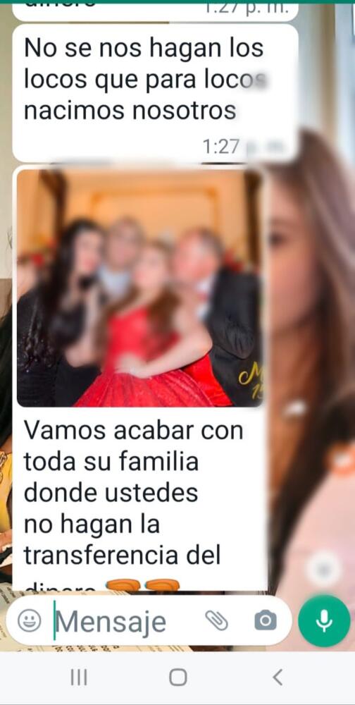 Capturadas por extorsionar a la jefe de su mamá: le decían que eran el Tren de Aragua Dos mujeres fueron capturadas en las últimas horas por el grupo anti-extorsión de la Policía Metropolitana de Bogotá en la localidad de Ciudad Bolívar. Ambas aprehendidas son acusadas de extorsionar a la jefe de su mamá.