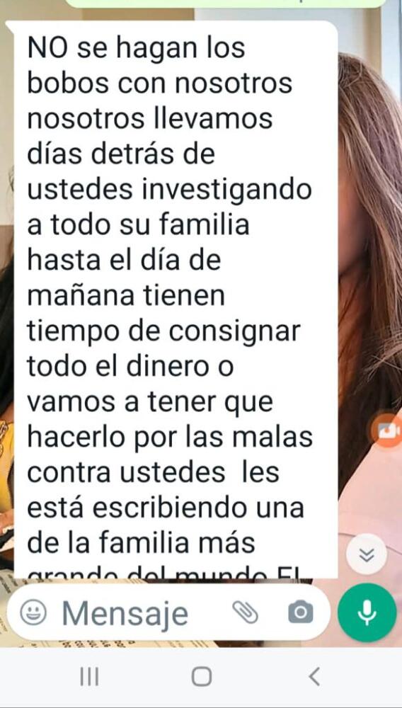 Capturadas por extorsionar a la jefe de su mamá: le decían que eran el Tren de Aragua Dos mujeres fueron capturadas en las últimas horas por el grupo anti-extorsión de la Policía Metropolitana de Bogotá en la localidad de Ciudad Bolívar. Ambas aprehendidas son acusadas de extorsionar a la jefe de su mamá.