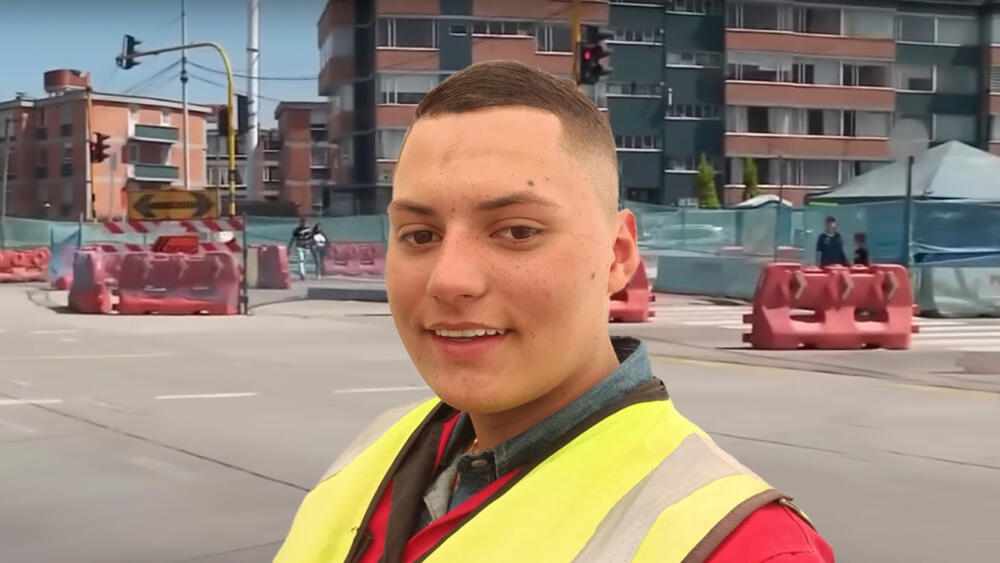Claman justicia por funcionario del IDU: el conductor es un militar Stiven Vega Contreras de 19 años fue el trabajador del IDU que perdió la vida tras haber sido arrollado por una camioneta mientras trabajaba en las obras de la Avenida 68 cuando el reloj marcaba las 4 de la mañana del sábado 18 de febrero.