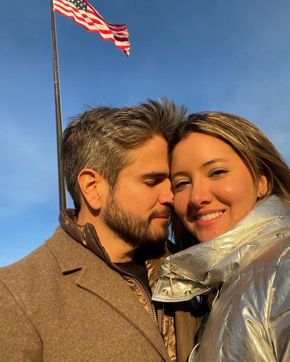 Daniela Álvarez y Daniel Arenas habrían terminado ¿Ella no pudo perdonarlo? La sólida y consolidada relación que tenía la presentadora Daniela Álvarez con el actor Daniel Arenas al parecer no va más y llegó a su fin, según informó el programa del canal Uno 'Lo Sé Todo'.