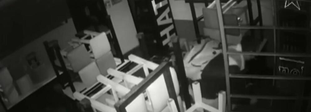 Delincuencia alborotada: pillos robaron gastrobar en el norte de Bogotá Nuevamente los delincuentes hacen de las suyas en la capital, esta vez, se metieron a un gastrobar en la calle 90 con carrera 16, barrio Chicó, localidad de Chapinero.