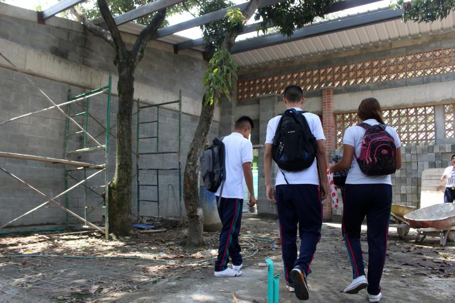 <a href="https://www.qhubocali.com/asi-paso/en-video-quedo-registrada-la-golpiza-de-dos-jovenes-en-un-colegio/">En video quedó registrada la golpiza de dos jóvenes en un colegio</a> La pelea entre dos estudiantes de un colegio al norte de Cali, se habría originado por diferencias e intolerancia entre ellas.