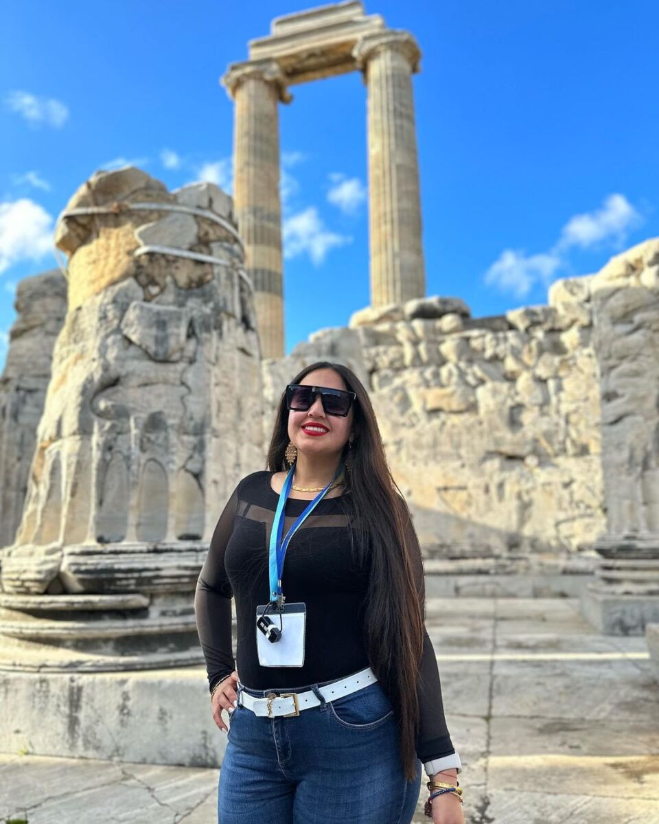 Una bogotana, la primera colombiana víctima de los terremotos de Turquía La mañana de este jueves 9 de febrero el esposo de la bogotana Johanna Carolina Millán Velandia, que había sido reportada como desaparecida tras los terremotos que sacudieron a Turquía este lunes en la madrugada, confirmó que la mujer había fallecido.