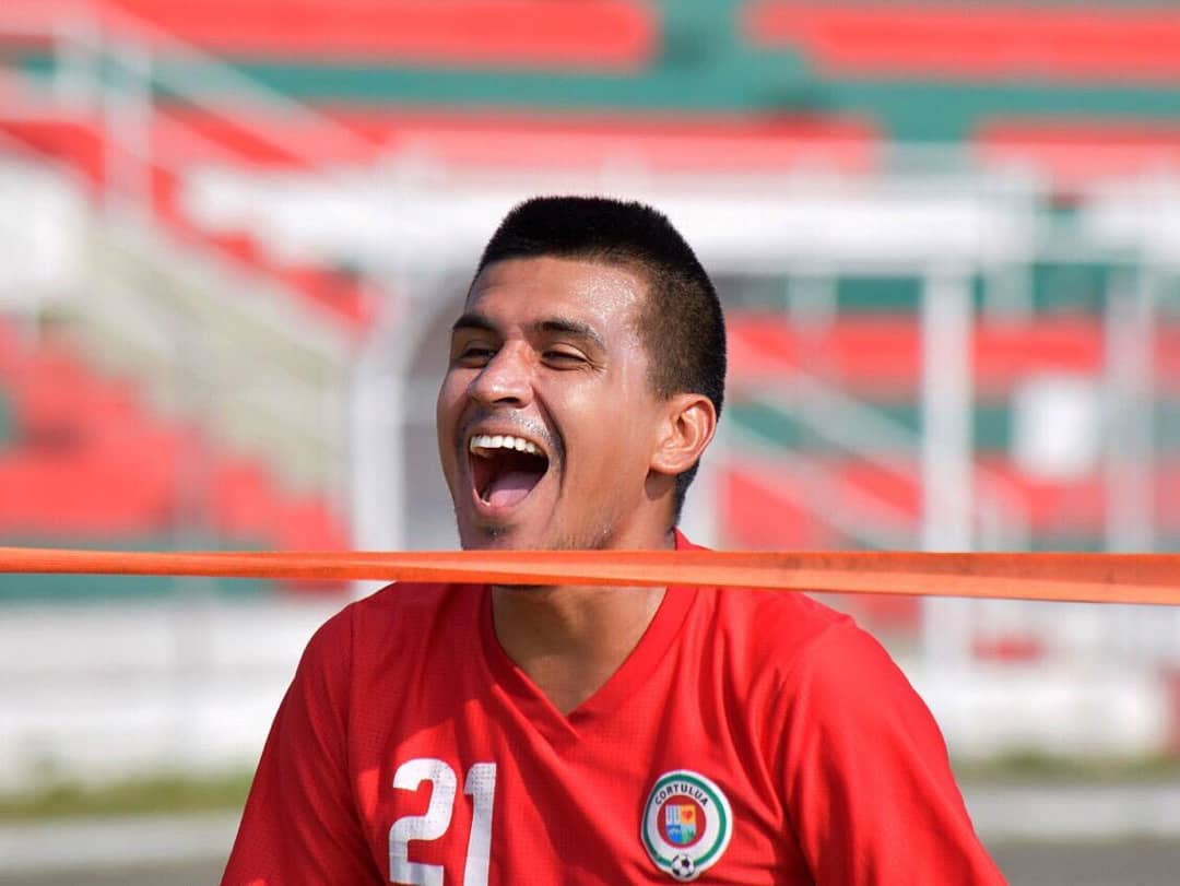 Exfutbolista es denunciado por violencia intrafamiliar: dejó a su exesposa hospitalizada El exfutbolista Jaime Córdoba está en el ojo del huracán todo por cuenta de las fuertes acusaciones que hizo su esposa ante las autoridades y en sus redes sociales, pues lo acusa de violencia intrafamiliar, pues ha sufrido de la maltrato psicológico por parte del exjugador del América de Cali.