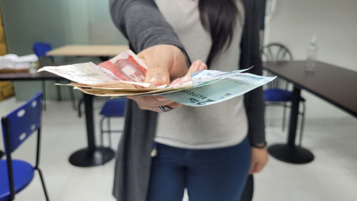Sáquele provecho a la excepción del 4X1.000 Gracias a la Reforma Tributaria más de un colombiano podrá ahorrarse un buen billete que normalmente el 4 X 1.000 le arrancaba por cualquier transacción.