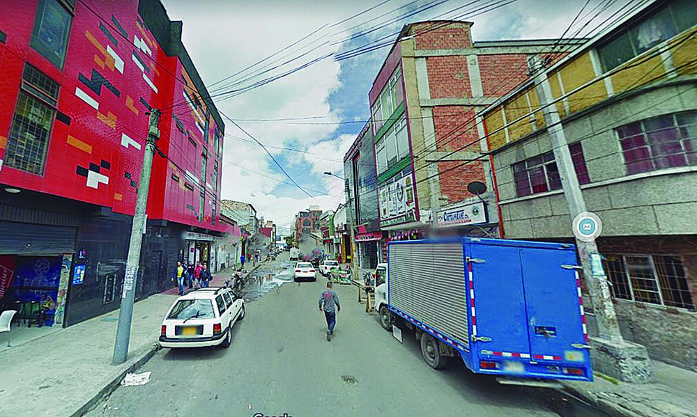Adulto mayor murió en un pagadiario en Los Mártires El fuerte olor que venía de una de las habitaciones del edificio que funciona como pagadiario alertó a la administradora, el hedor le indicaba que algo anormal estaba sucediendo.