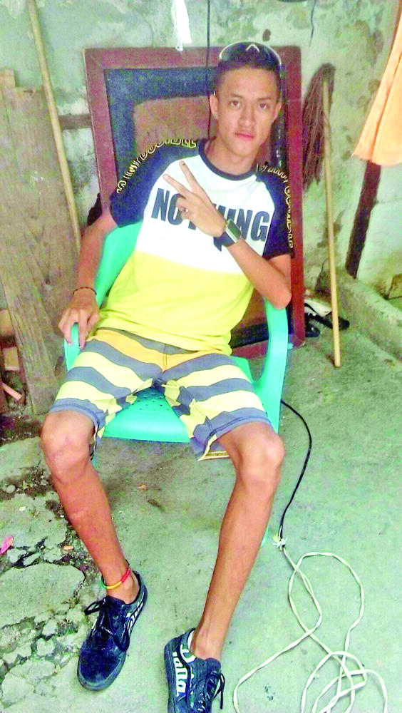 Infame ataque a puñal acabó con la vida de Jamer en Kennedy 2 Infame ataque a puñal acabó con la vida de Jamer en Kennedy Caminando y con las manos apretando su pecho, así vieron con vida por última vez a un joven de 24 años la tarde de este viernes, quien falleció tras recibir una puñalada en un callejón del barrio Patio Bonito, por el sector de Ciudadela Primavera, en Kennedy.