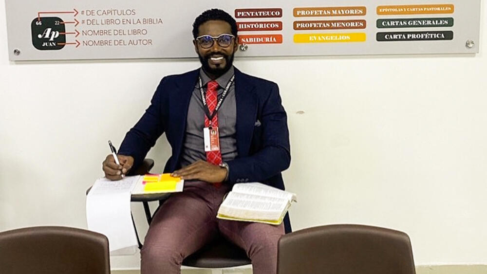 La millonada que se gana Nerú: firmó nuevo contrato con la Presidencia El reconocido coreógrafo Nerú Martínez Carrillo, quien ha sido bastante polémico por el millonario contrato que firmó con el Departamento Administrativo de la Presidencia de la República (Dapre) en septiembre del año pasado, volvió a dar de qué hablar este martes a raíz de un nuevo documento.