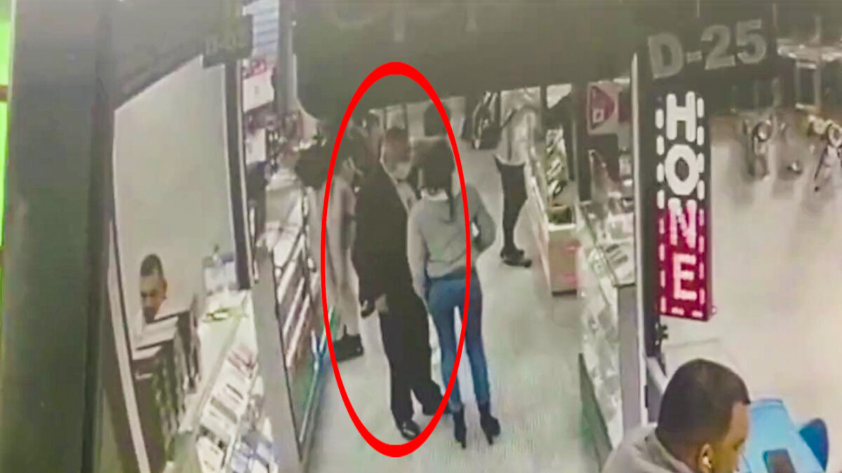 Ladrones en corbata hacían de la suyas en local de celulares por el centro El hombre aprovechó su aspecto y edad para persuadir a la comerciante y hurtarle el producido con el cual iba a pagarle a sus empleados y proveedores.