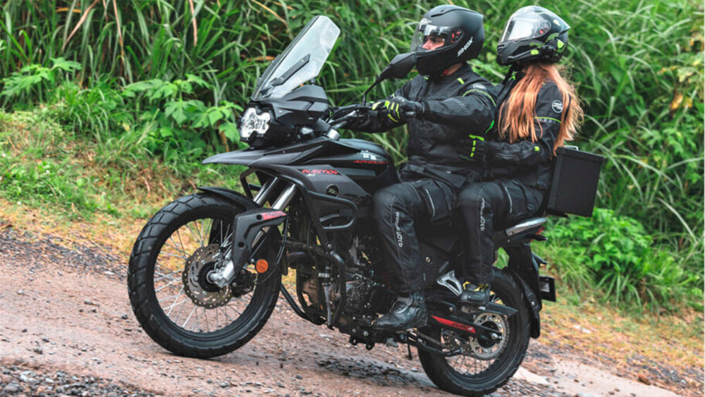 Las ventajas de tener una Touring 1 Las ventajas de tener una Touring Estas motos debido a su gran tamaño, ergonomía representativa y potencia son indicadas para recorrer las carreteras del país sin importar la distancia o el clima.