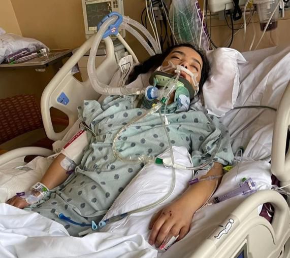 Mujer pide visa humanitaria para estar con su hija 1 Mujer pide visa humanitaria para estar con su hija En medio del desconsuelo tras conocer que su hija sufrió un grave accidente de tránsito en Estados Unidos, una bogotana está clamando la ayuda de las autoridades competentes para que le otorguen una visa humanitaria, con el fin de viajar cuanto antes al país del norte para estar con la joven y ponerse al frente de la situación.