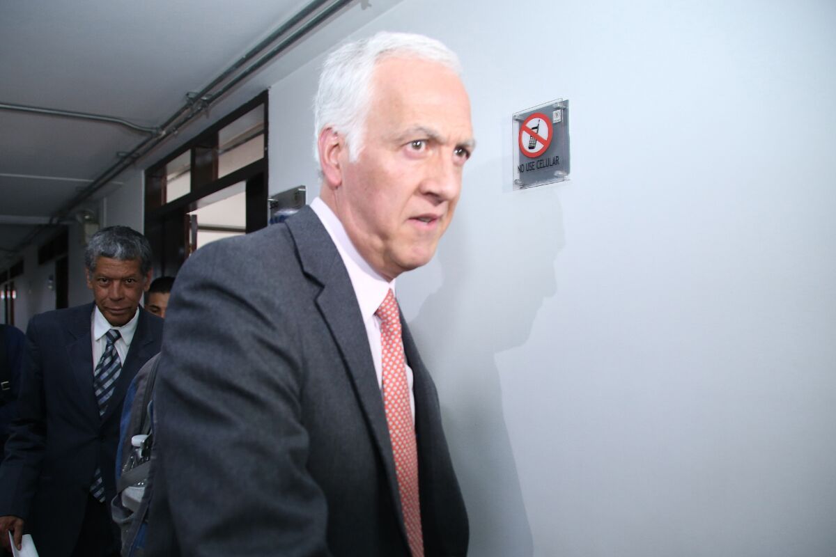El delicado estado de salud de Samuel Moreno: "ingresó sin signos vitales" 1 El delicado estado de salud de Samuel Moreno: "ingresó sin signos vitales" El exalcalde de Bogotá Samuel Moreno Rojas, condenado por el escándalo del carrusel de contratos, ingresó este jueves al Hospital Militar Central sin signos vitales y tuvo que ser reanimado por el equipo médico.