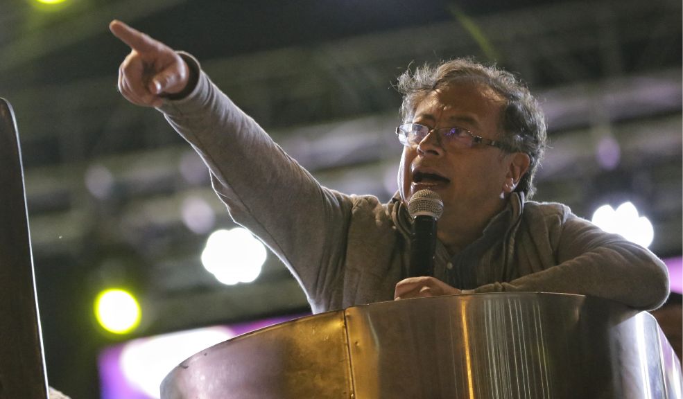 Con publicidad estatal, Petro convoca a apoyar reforma a la salud en las calles 3 Con publicidad estatal, Petro convoca a apoyar reforma a la salud en las calles Por medio de su cuenta de Twitter, el presidente de Colombia, Gustavo Petro, convocó a los ciudadanos a salir a las calles el próximo 14 de febrero para que apoyen la reforma a la salud de la cual, hasta el momento, no se conoce ningún texto ni borrador.