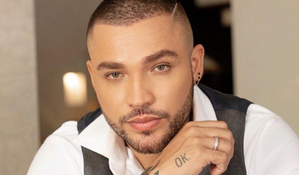 ¡Muy atrevido! Jessi Uribe mostró su nuevo cambio de look El cantante santandereano Jessi Uribe tiene alborotadas y hasta enojadas a sus fans con su nuevo cambio de look.