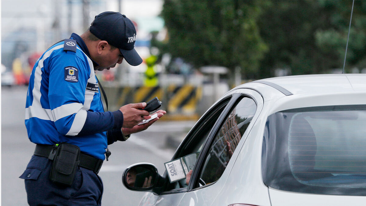 Propietarios de vehículos deberán pagar multas así no cometan las infracciones Una sentencia de la Corte Constitucional determinó que no es necesario establecer quién conducía el vehículo en el momento de recibir la multa.