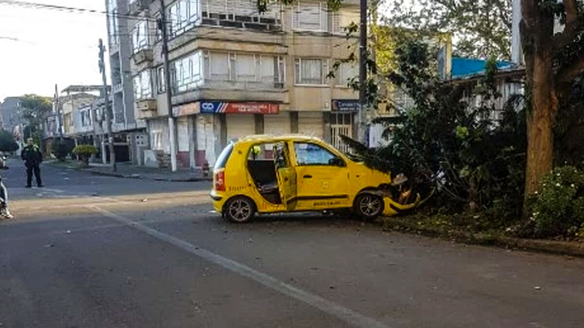 Última hora: asesinan en Barrios Unidos a hermano de poderoso capo 1 Última hora: asesinan en Barrios Unidos a hermano de poderoso capo La mañana de este viernes se registró un taque sicarial al interior de un taxi que se movilizaba por la localidad de Barrios Unidos. Dos sicarios en moto dispararon sin piedad al interior del 'amarillo' y terminaron impactando al pasajero y al conductor.