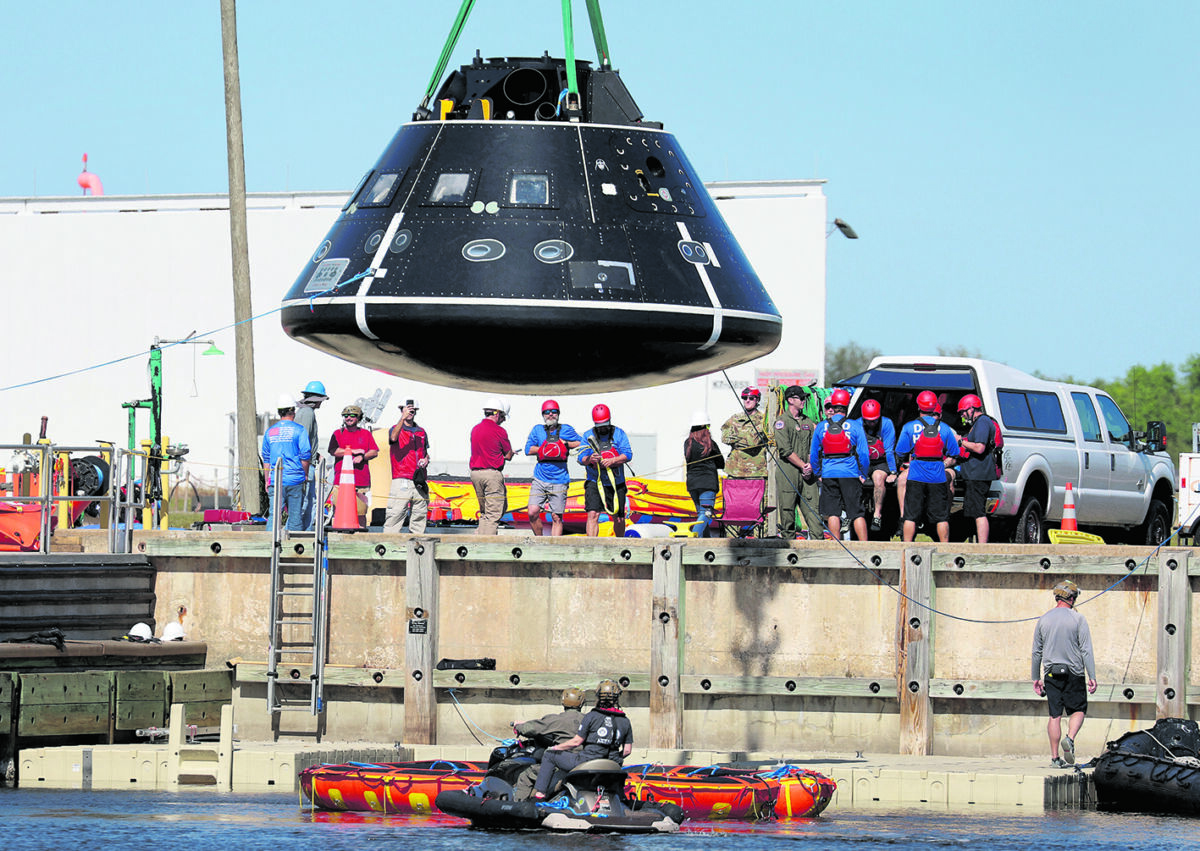 Colombiana toma el timón de viaje a la Luna Una de las grandes ambiciones de la Nasa (agencia espacial norteamericana) para esta década es la de regresar el hombre a la Luna a través de una nave espacial lanzada desde la Tierra.
