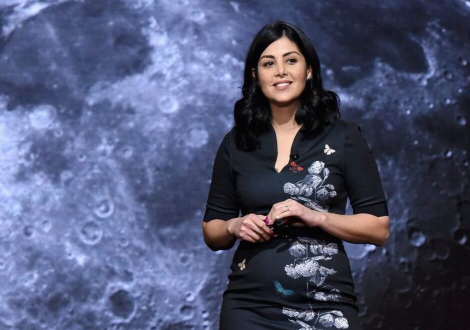 Colombiana toma el timón de viaje a la Luna 4 Colombiana toma el timón de viaje a la Luna Una de las grandes ambiciones de la Nasa (agencia espacial norteamericana) para esta década es la de regresar el hombre a la Luna a través de una nave espacial lanzada desde la Tierra.