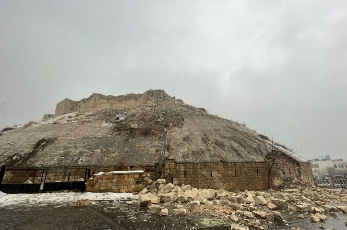 En imágenes: vea el antes y después del poderoso terremoto en Turquía 6 En imágenes: vea el antes y después del poderoso terremoto en Turquía Un tremendo terremoto de magnitud 7,7 sacudió a Turquía en la mañana del lunes 6 de febrero, en el que hasta el momento, según el Gobierno turco el número de fallecidos supera los 17.000.