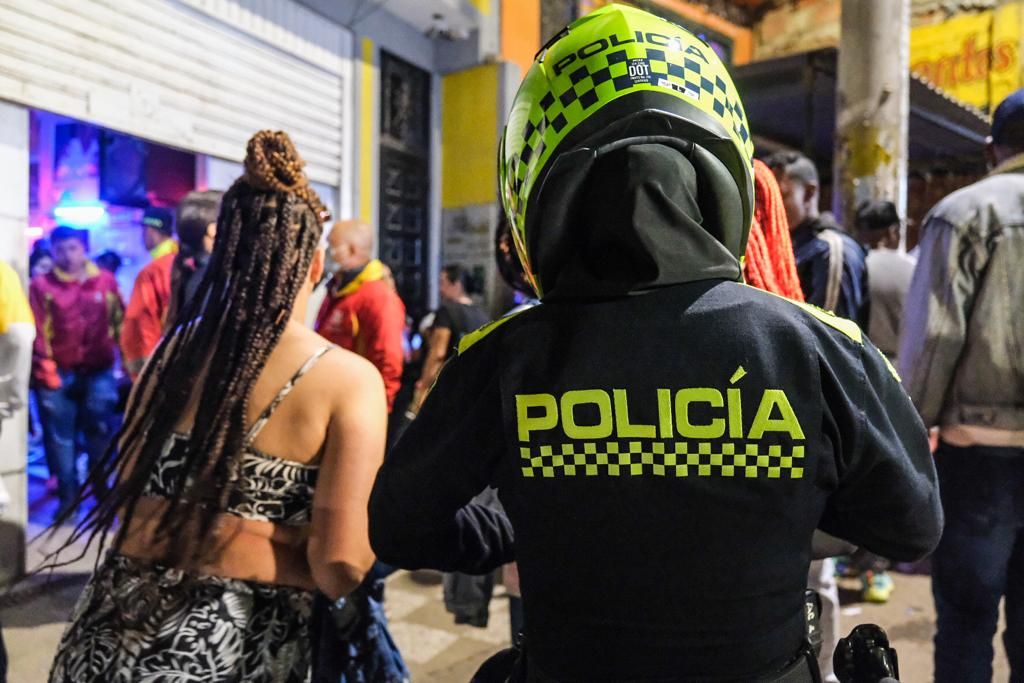Duro golpe al crimen: autoridades capturaron a 13 personas en Ciudad Bolívar 1 Duro golpe al crimen: autoridades capturaron a 13 personas en Ciudad Bolívar La inseguridad en Bogotá sigue siendo un dolor de cabeza para los ciudadanos, por eso, como estrategia para combatirla, las autoridades junto a la Alcaldía instauraron Comandos Nocturnos que dejó 13 personas capturadas.