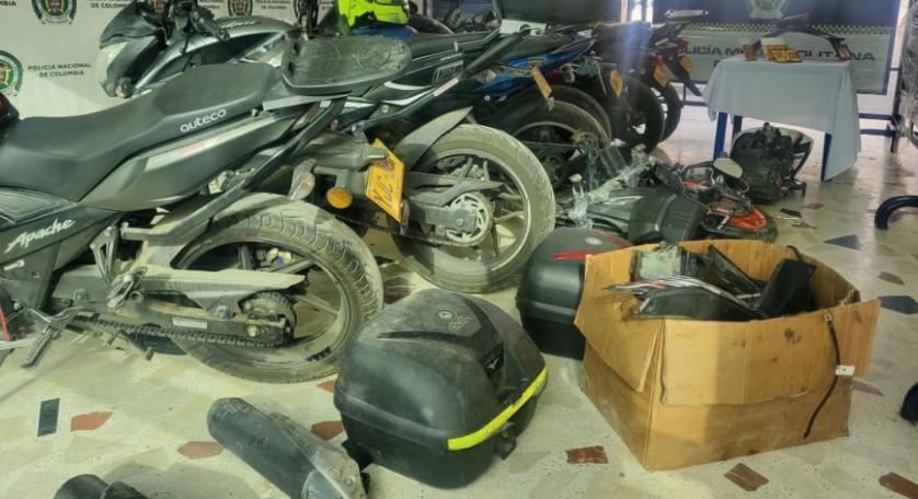 Policía desmanteló desguazadero en Kennedy 1 Policía desmanteló desguazadero en Kennedy En un operativo de la Policía de Bogotá se logró desmantelar un desguazadero en el barrio Bella Vista, localidad de Kennedy.