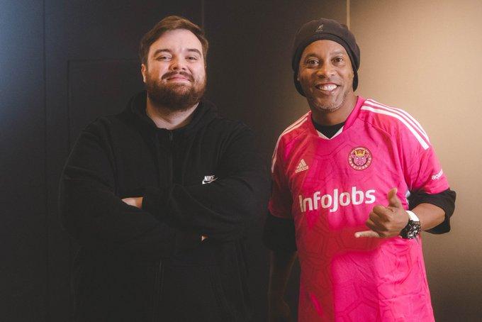Ronaldinho se une a la Kings League de Ibai Llanos y Gerard Piqué 1 Ronaldinho se une a la Kings League de Ibai Llanos y Gerard Piqué La Kings League sigue sonando en el mundo del fútbol, pues grandes estrellas del balompié y famosos streamers conforman esta Liga de Reyes.