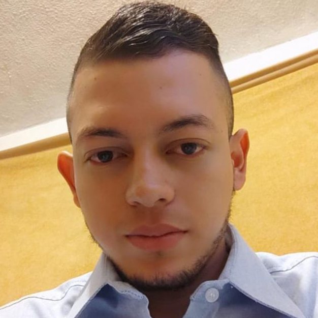 Piden ayudas para el último adios de Camilo 1 Piden ayudas para el último adios de Camilo La noche de este miércoles sucedió un inaudito hecho en la localidad de Los Mártires que terminó con la muerte de un motociclista en medio de un confuso incidente que involucra a un habitante de calle de la zona.