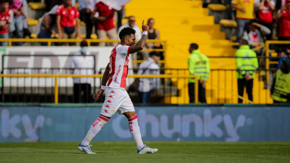 Santa Fe proclama su primera victoria del año tras ganarle a la Equidad 1 Santa Fe proclama su primera victoria del año tras ganarle a la Equidad En el estadio de Techo en Bogotá, Santa Fe venció 1-0 a la Equidad.