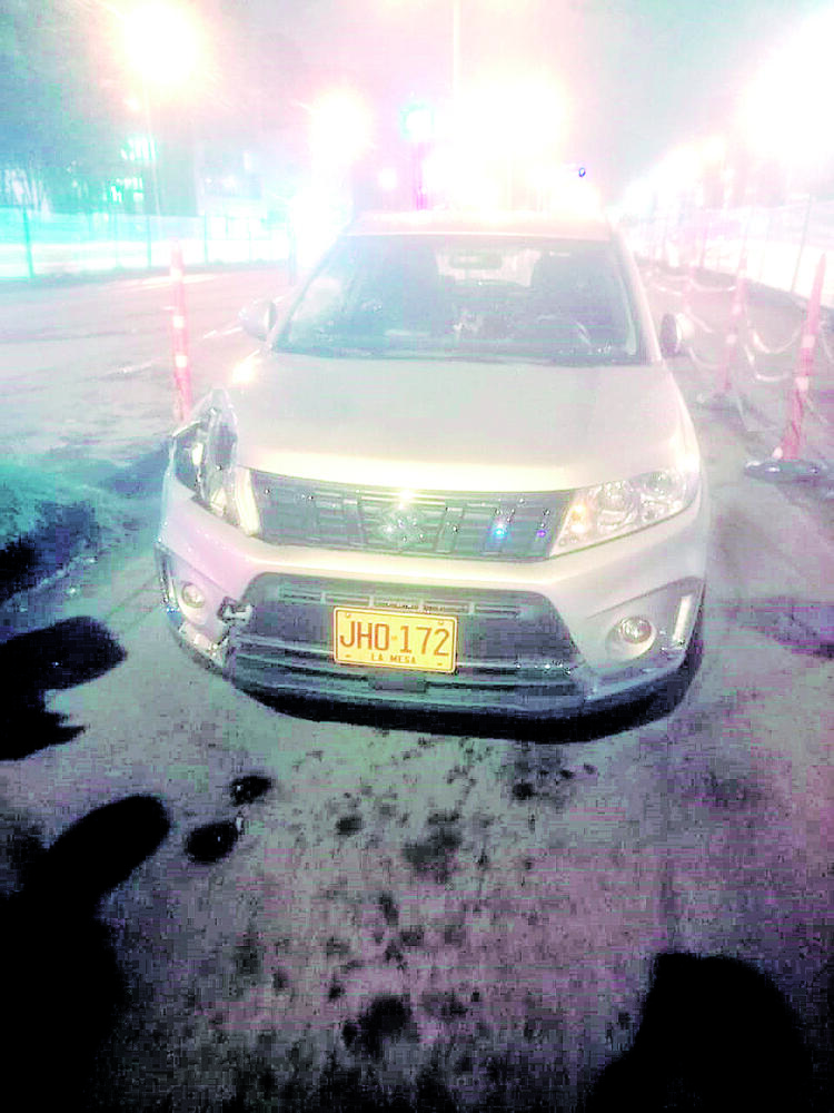 Funcionario del IDU atropellado: ¿Quién responde por la muerte de Stiven? 3 Funcionario del IDU atropellado: ¿Quién responde por la muerte de Stiven? Sumidos en un inmenso dolor se encuentran los familiares de Joan Steven Vega (19 años), un joven quien falleció en la madrugada del pasado sábado tras haber sido arrollado por un vehículo particular cuando se encontraba trabajando como auxiliar de tráfico de la obra que se adelanta en la Avenida calle 100.
