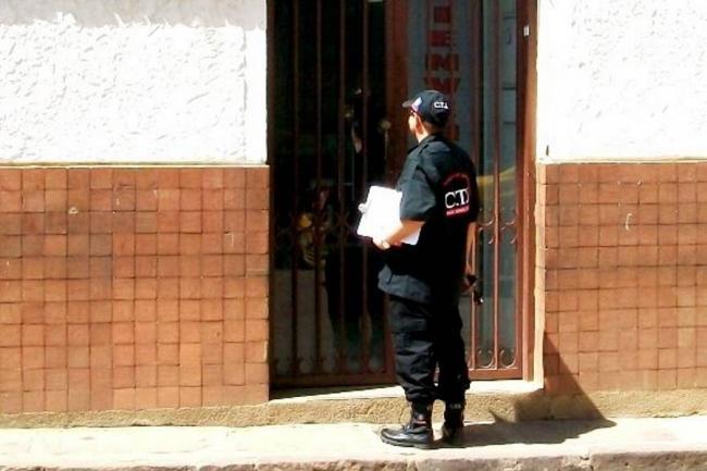 A la cárcel sujeto acusado de violar a su hijito de 7 meses Una fiscal del Centro de Atención Integral a Víctimas de Abuso Sexual (Caivas) de la Seccional Caldas envió a un hombre a la cárcel en las últimas horas, acusado de, presuntamente, haber violado a su propio hijo, un bebé de tan solo siete meses de nacido.