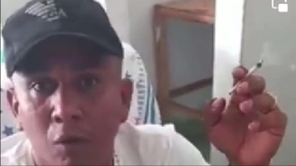 Abren investigación a guardianes del Inpec por ingreso de licor y drogas a celda del 'Negro Ober' La Procuraduría anunció que investigará a los guardianes del Inpec que habrían permitido el ingreso de celulares, licor, drogas y joyas, entre otros elementos prohibidos, hallados en el allanamiento hecho a la celda de alias 'Negro Ober'.