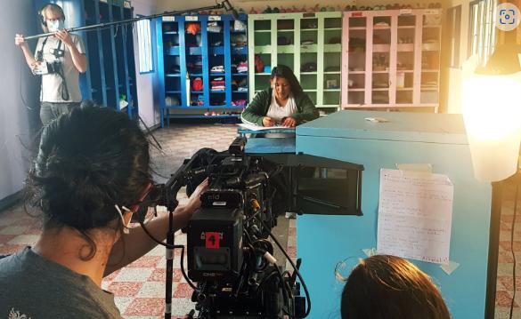 Alis: la dura realidad de niñas y adolescentes en las calles de Bogotá 1 Alis: la dura realidad de niñas y adolescentes en las calles de Bogotá Alis es un conmovedor documental que recoge las experiencias de niñas y adolescentes que se encuentran en un centro de acogida en Bogotá.
