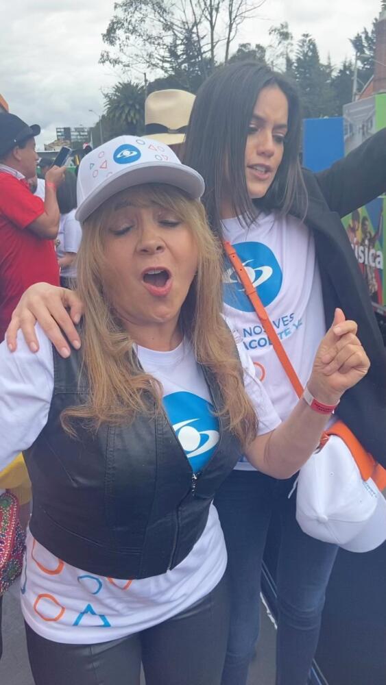 Comediante de Sábados Felices le ganó demanda a Caracol Televisión La actriz y comediante Patricia Silva, que ha hecho parte por varios años del elenco de Sábados Felices lo que le ha permitido convertirse en una de las figuras más reconocidas dentro del programa se vio envuelta en una polémica porque tuvo que demandar al Canal Caracol para que le pagaran su pensión.