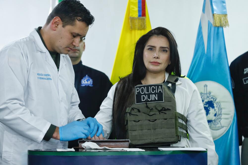 Aída Merlano fue trasladada a un batallón en el Atlántico El trasladado se hizo bajo estrictas medidas de seguridad y por petición de la defensa de la excongresista Aida Merlano, puesto que había denunciado amenazas contra su vida.