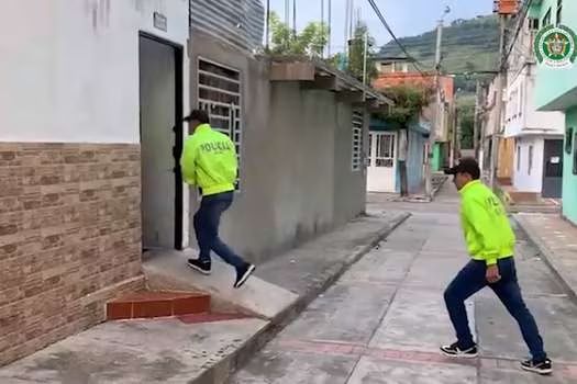 Duro golpe a banda criminal En las últimas horas, la Fiscalía capturó a ocho presuntos integrantes de la banda ‘Los del Rancho’, señalada de múltiples actividades criminales cometidas en Girardot, Ricaurte, Tocaima y Agua de Dios (Cundinamarca); así como en Flandes y El Espinal (Tolima).