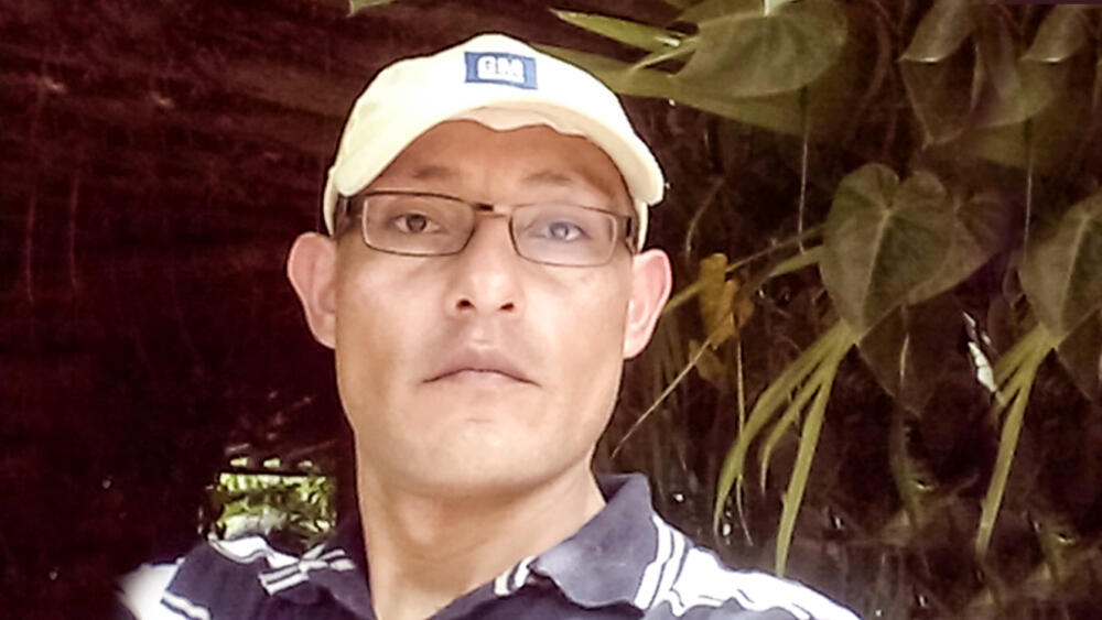 EN VIDEO: La culpa acabó con Gabriel, el hombre que asesinó a su hijo en un hotel Gabriel González Cubillos había sido condenado a 45 años de prisión por haber asesinado a su pequeño hijo de 5 años al interior de un hotel en Melgar el pasado 3 de octubre, luego de que, bajo engaños, se lo llevara de la vivienda en donde el niño residía con su mamá.