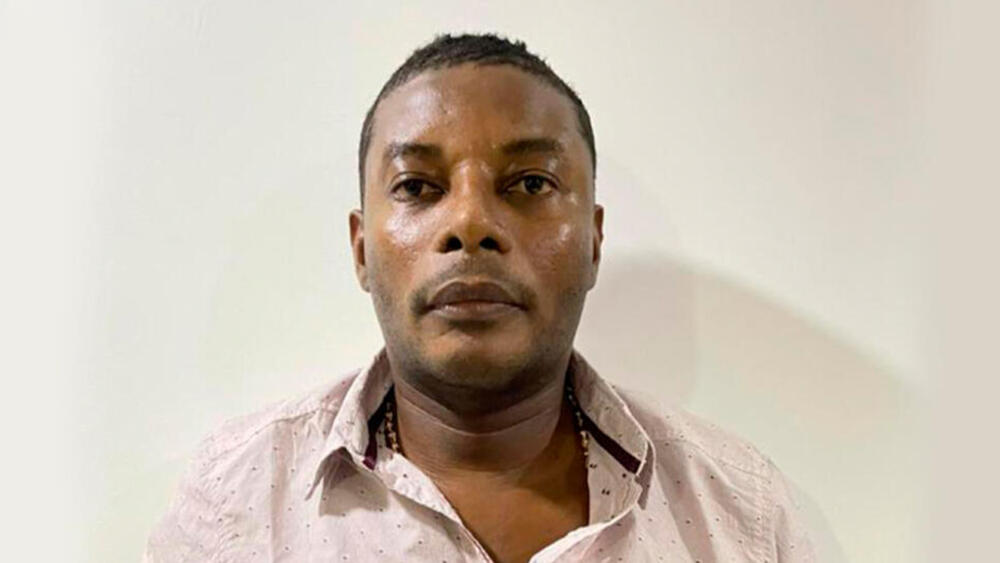 Envían a la cárcel a capitán de la Policía y a alias 'El Caballista' por su presunta participación en la fuga de Matamba La tarde de este jueves, a través de un comunicado, la Fiscalía General informó que fueron enviados a la cárcel el capitán de la Policía Luis Eduardo Duque Casas y Edgar Elicio Munévar Castillo, alias El Caballista, por su presunta participación en la fuga de la cárcel La Picota de Juan Larison Castro Estupiñán, alias Matamba.