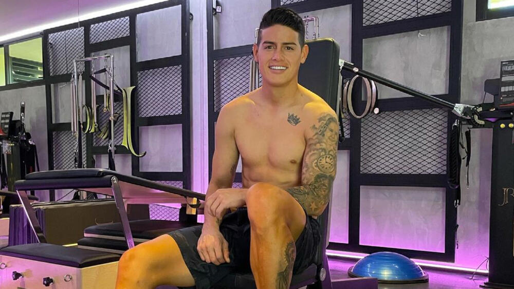 Esta es la millonaria fortuna de James Rodríguez a sus 31 años Desde hace cuatro años aproximadamente, el futbolista James Rodríguez no se destaca a nivel mundial como lo hacía en otra época, pues ahora las noticias que hay de él son más sobre sus lesiones, polémicas extrafutbolísticas y la poca continuidad en los clubes. Esta vez no es la excepción.