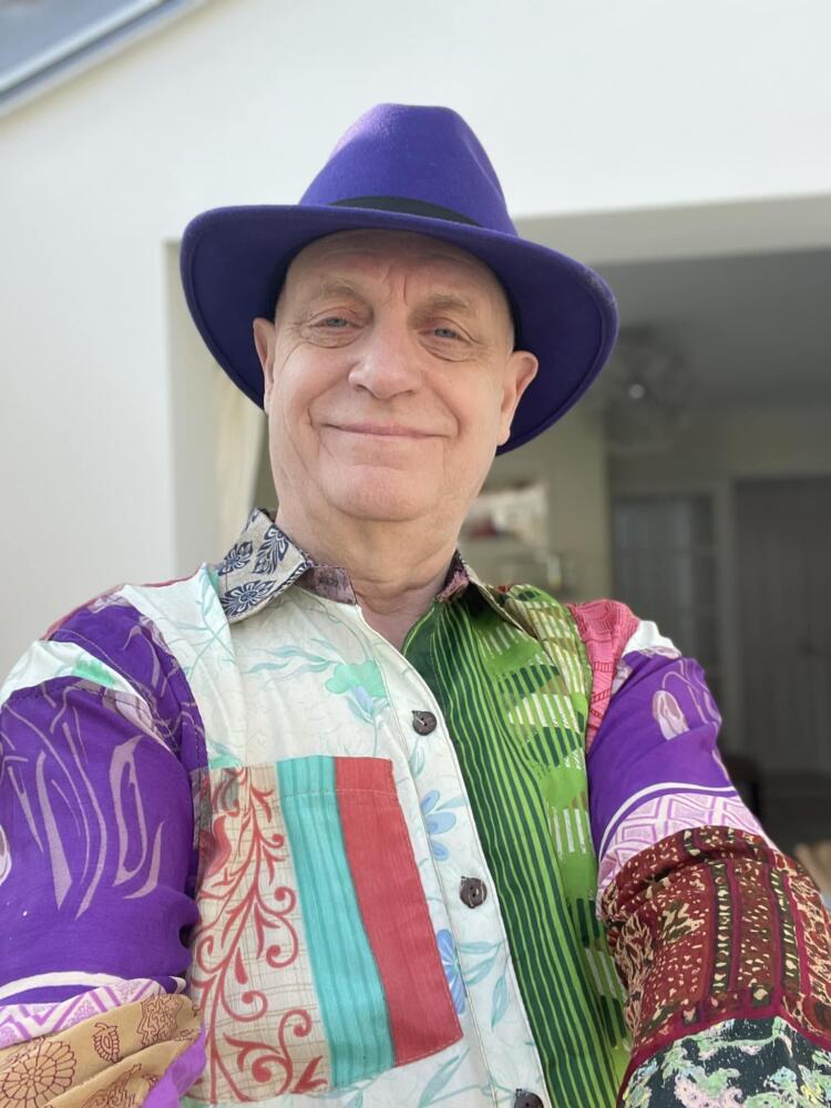 Famoso vidente dice que la tercera guerra mundial comienza este año El famoso vidente Craig Hamilton-Parker, también conocido como Nostradamus, predijo la elección de Donald Trump y el Brexit en Inglaterra.
