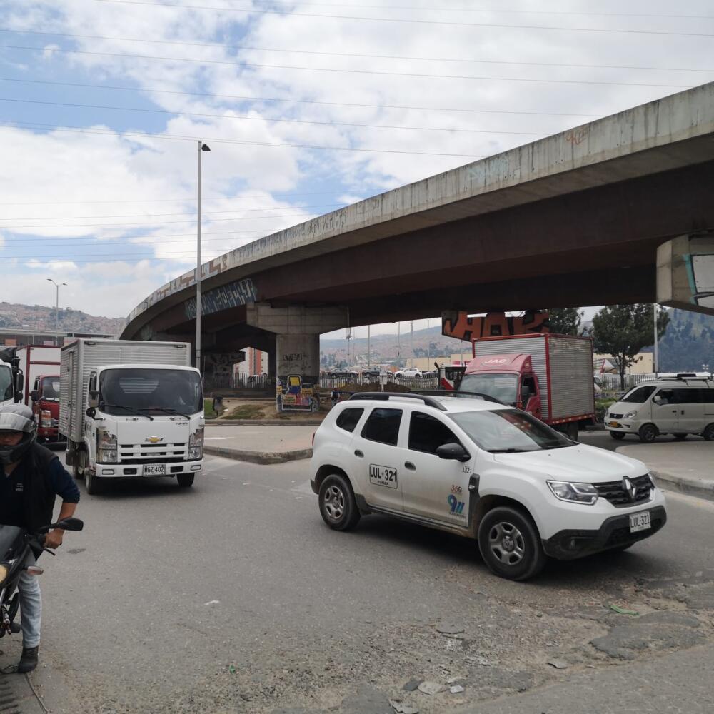 Hombre fue asesinado en Soacha Las autoridades se encuentran tras la pista de los criminales que acabaron con la vida de un ciudadano en la madrugada de este miércoles en el sector de Terreros, en el vecino municipio de Soacha.