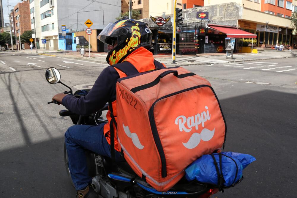 Repartidores y Rappi llegan a acuerdos de tarifas y seguridad Como "histórico" fue calificado el acuerdo alcanzado entre el Ministerio del Trabajo, Rappi y la Unión de Trabajadores de Plataformas Digitales (Unidapp) que establece una tarifa mínima garantizada de $3.050 por pedido finalizado.